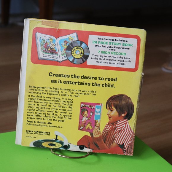 1974 Yogi Bear Jellystone 45 RPM Record & Book - Picture 3 of 5